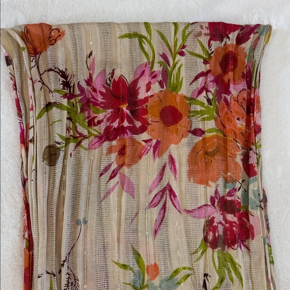 Beautiful Floral Multicolor Scarf - Picture 4 of 7